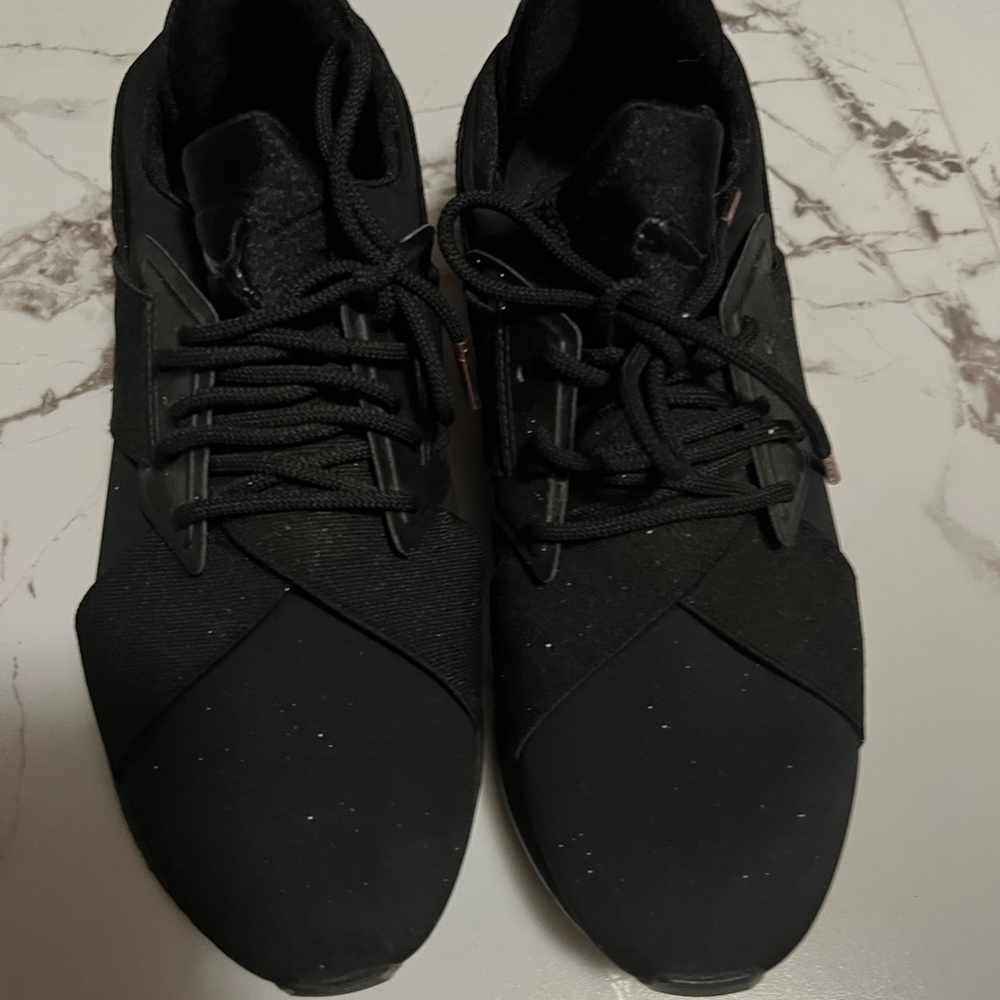 Women puma shoes